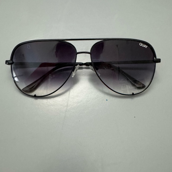 Quay Sunglasses - Picture 1 of 5